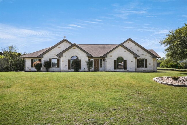 239 Cove Creek Dr in Spicewood, TX - Building Photo - Building Photo