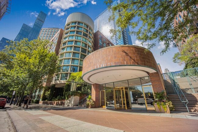 property at 440 N McClurg Ct