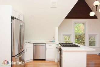 1111 W Roscoe St, Unit 3 in Chicago, IL - Building Photo - Building Photo