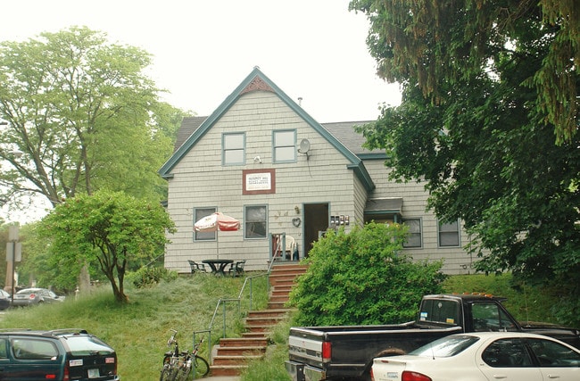 18 Canal St in Nashua, NH - Foto de edificio - Building Photo
