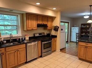 5310 Danbury Rd in Bethesda, MD - Building Photo - Building Photo