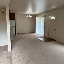 3132 Woods Cir in Davis, CA - Building Photo - Building Photo