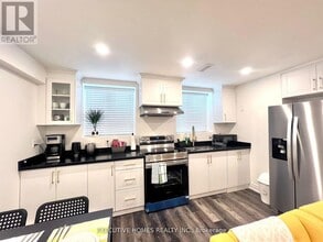 409 Boyd Ln in Milton, ON - Building Photo - Building Photo