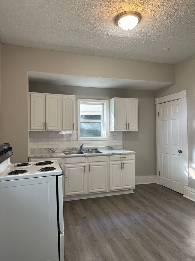 896 Ellsworth Ave in Columbus, OH - Building Photo - Building Photo