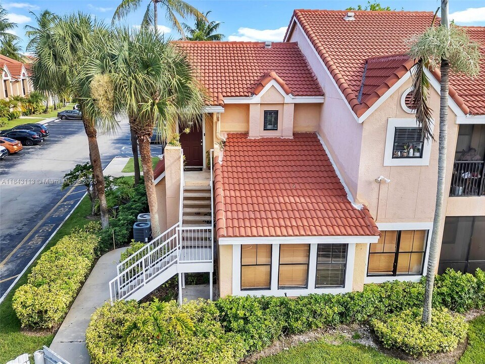 15560 SW 104th Terrace in Miami, FL - Building Photo
