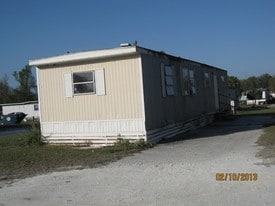 1002 S Florida Ave in Wauchula, FL - Building Photo