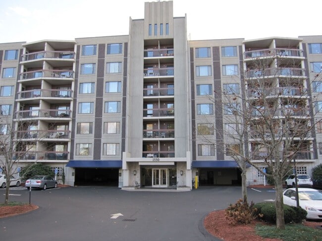 1550 Worcester Rd, Unit 225 in Framingham, MA - Building Photo - Building Photo