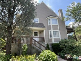 601 Foxboro Dr in Norwalk, CT - Building Photo