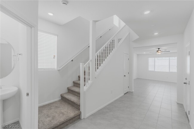 7406 S Pioneer Way in Las Vegas, NV - Building Photo - Building Photo