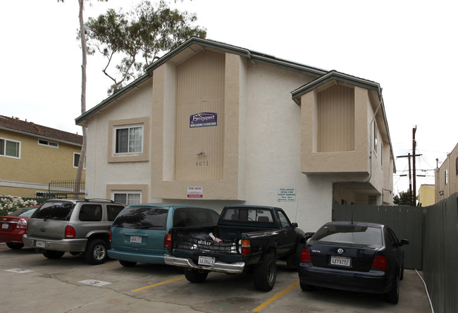 Bridgeport Apartments in San Diego, CA - Building Photo - Building Photo