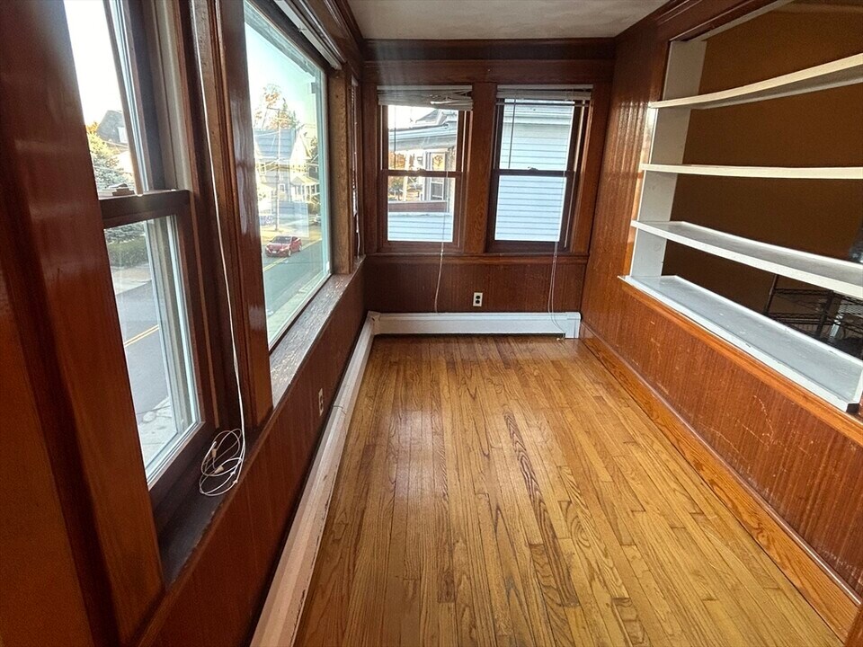 592 Highland Ave, Unit #2FL in Malden, MA - Building Photo