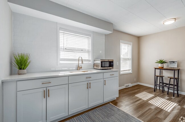 Blue Ridge Apartments in Winchester, VA - Foto de edificio - Building Photo
