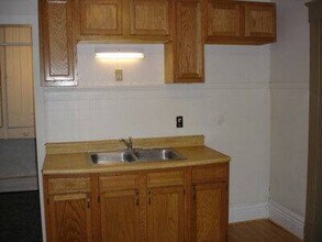 1108 Erie St S in Massillon, OH - Building Photo - Building Photo