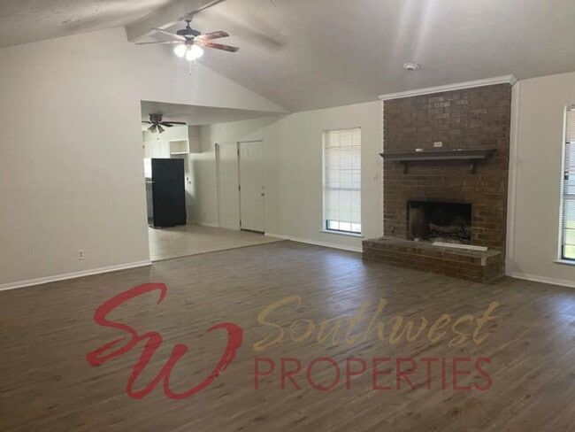 2410 W Holly St in Stephenville, TX - Building Photo - Building Photo