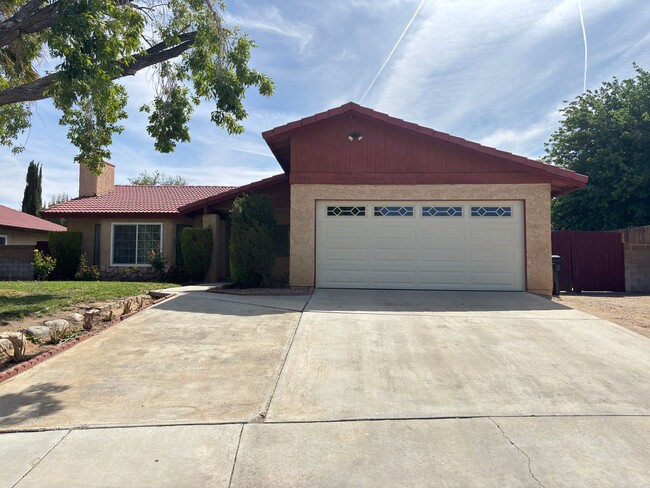 43658 Rogier St in Lancaster, CA - Building Photo - Building Photo