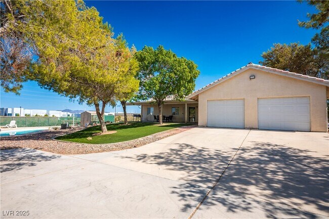 6990 W Richmar Ave in Las Vegas, NV - Building Photo - Building Photo