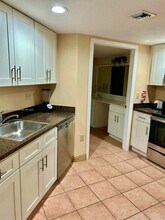 16690 Blatt Blvd in Weston, FL - Building Photo - Building Photo
