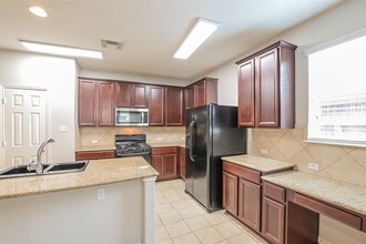8230 Encinitas Cove Dr in Tomball, TX - Building Photo - Building Photo