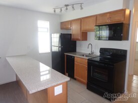 2050 Francis Ln in Cincinnati, OH - Building Photo