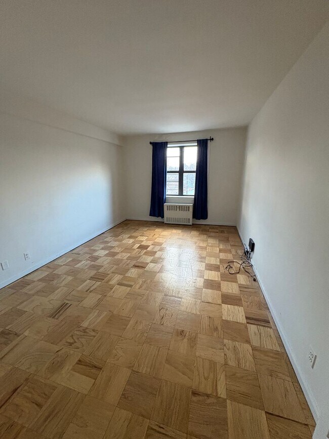 787-793 McLean Ave in Yonkers, NY - Building Photo - Building Photo