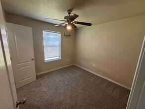 9710 Diana Dr in Killeen, TX - Building Photo - Building Photo