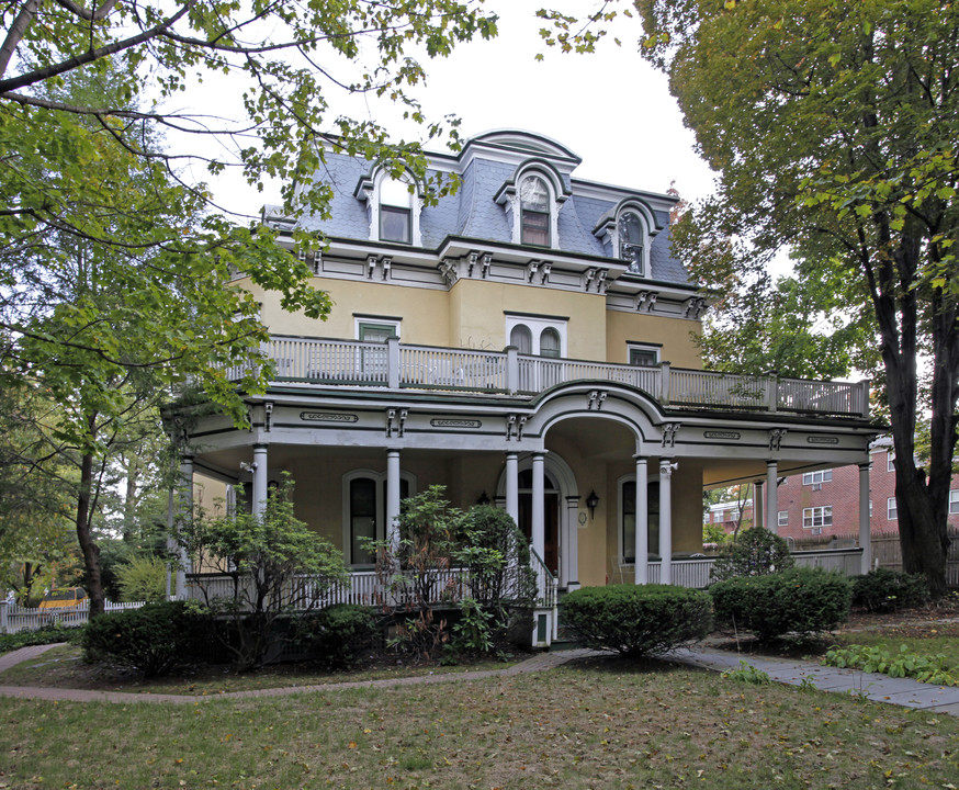 301 W 8th St in Plainfield, NJ - Building Photo