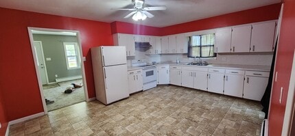 5658 MO-94 in Tebbetts, MO - Foto de edificio - Building Photo