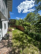 1030 Oak Forest Dr in Onalaska, WI - Building Photo - Building Photo