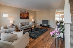 Mountain Brook in Nashville, TN - Building Photo