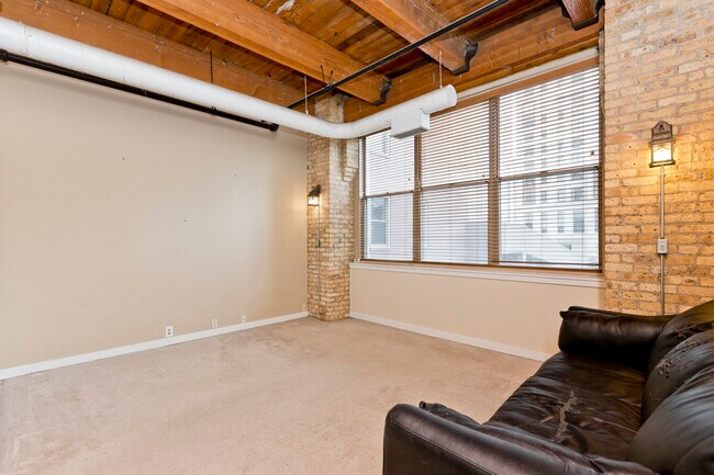 540 N Lake Shore Dr-Unit -208 in Chicago, IL - Building Photo - Building Photo