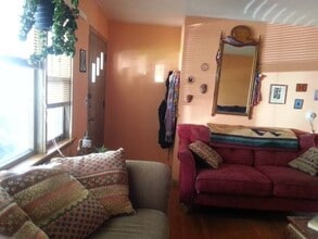 9437 Burlington Ave, Unit 3 in Brookfield, IL - Building Photo - Building Photo