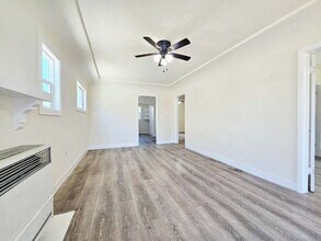 1129 W 109th Pl in Los Angeles, CA - Building Photo - Building Photo