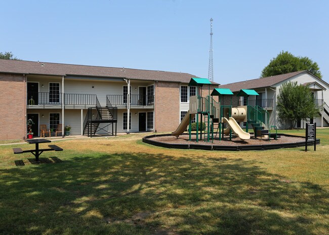 The Creek On Calloway in Fort Worth, TX - Building Photo - Building Photo