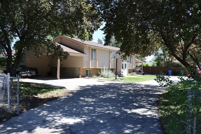 6289 2200 W in Taylorsville, UT - Building Photo - Building Photo