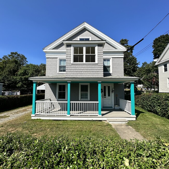 36 Pleasant St in Groton, CT - Building Photo - Building Photo