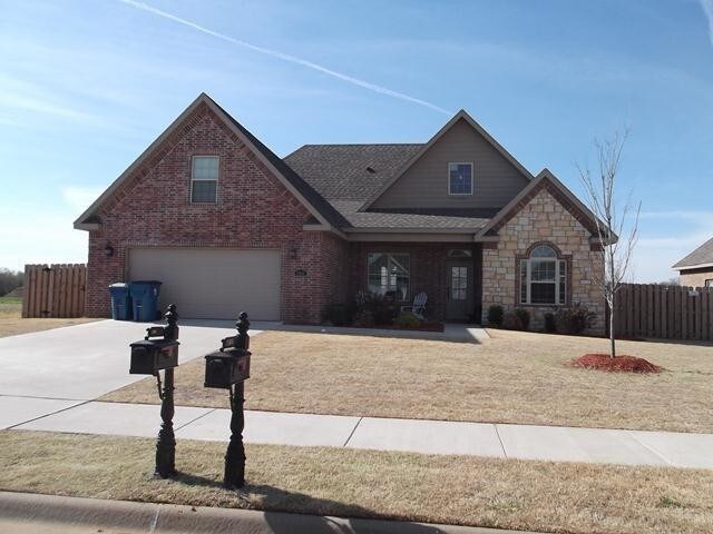 2405 SW Montana Ave in Bentonville, AR - Building Photo