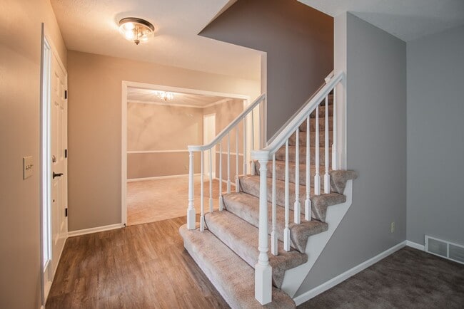 919 Hogan Dr in Papillion, NE - Building Photo - Building Photo