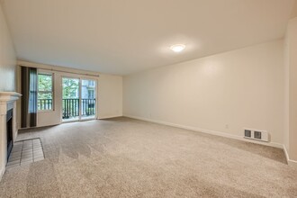 Martine Apartments in Bellevue, WA - Building Photo - Interior Photo