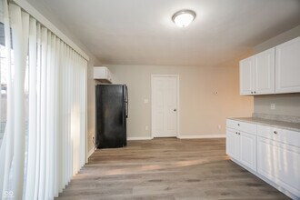 1510 Douglas Dr in Franklin, IN - Building Photo - Building Photo