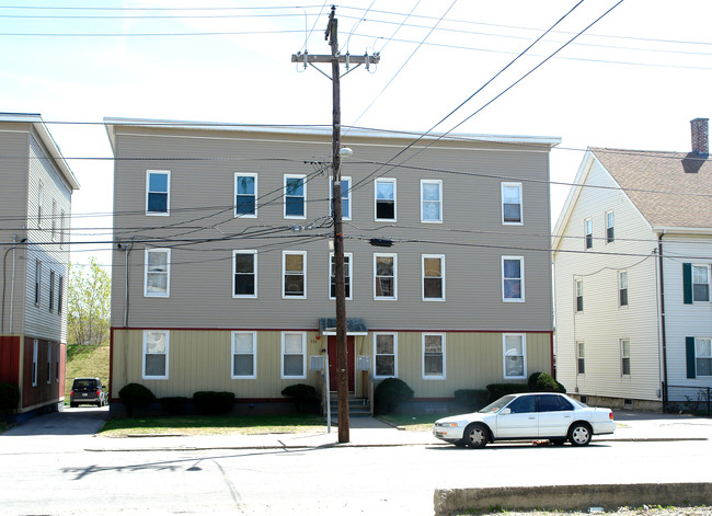 351 E School St in Woonsocket, RI - Building Photo - Building Photo