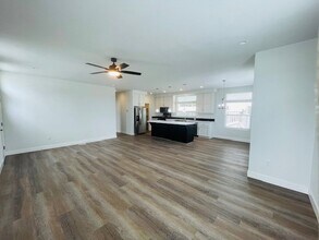 141 Douglas Dr in Oceanside, CA - Building Photo - Building Photo
