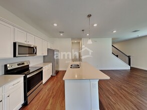 2503 Sunrise Ct in Tavares, FL - Building Photo - Building Photo