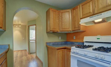 1015 E Hanna Cir in Wasilla, AK - Building Photo - Building Photo