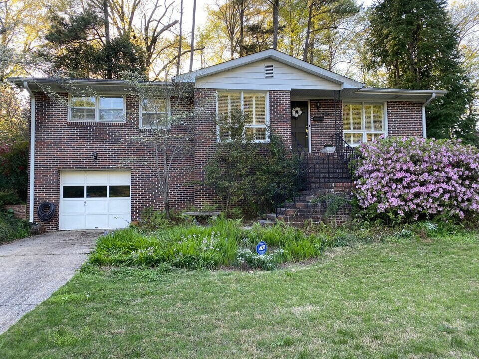 4657 Clairmont Ave in Birmingham, AL - Building Photo