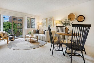 275 W Roy St in Seattle, WA - Building Photo - Building Photo