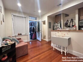 191 Winthrop Rd in Brookline, MA - Building Photo