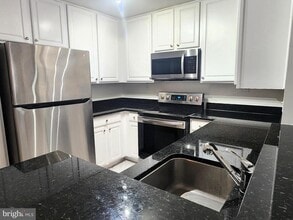 18512 Boysenberry Dr in Montgomery Village, MD - Building Photo - Building Photo