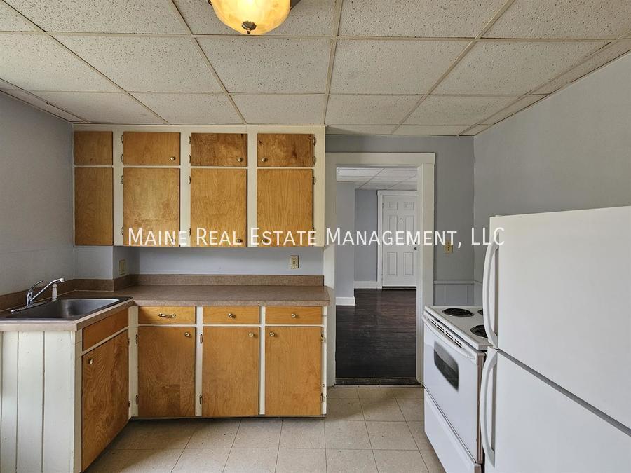 64 Elm St in Auburn, ME - Building Photo