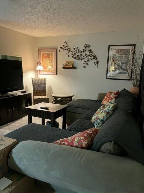 640 Snug Harbor Dr, Unit 1 in Boynton Beach, FL - Foto de edificio - Building Photo