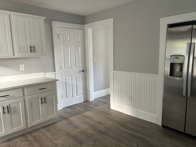 27 Taunton Ave-Unit -1 in Rockland, MA - Building Photo - Building Photo